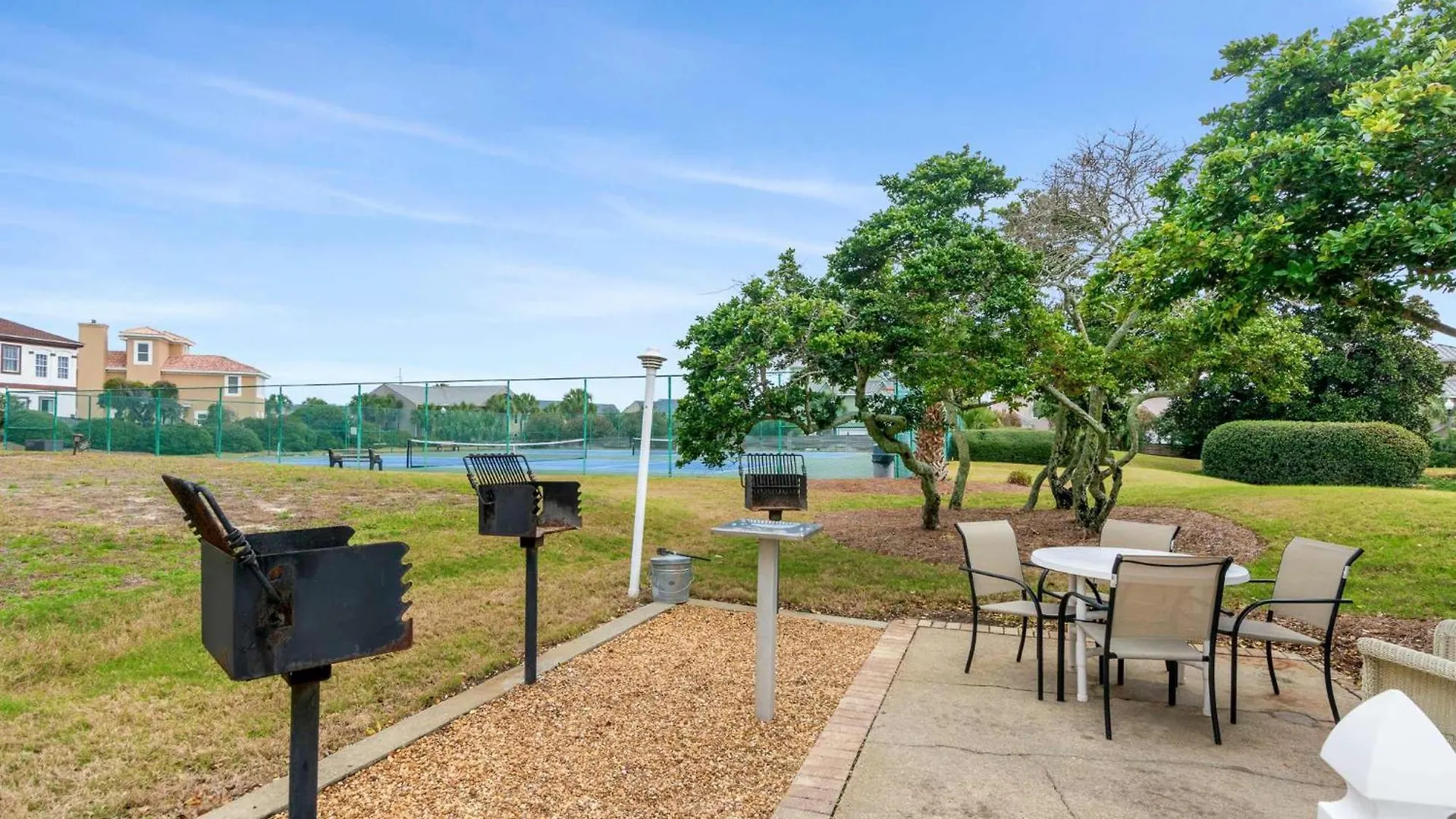 Serenity Now-Free Golf Cart-Hot Tub-Comm Pool Destin Holiday home